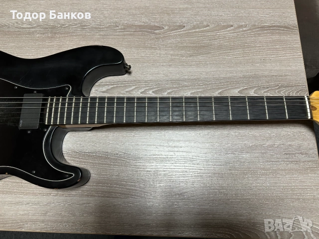 Продавам китара "Fender Jim Root Stratocaster"