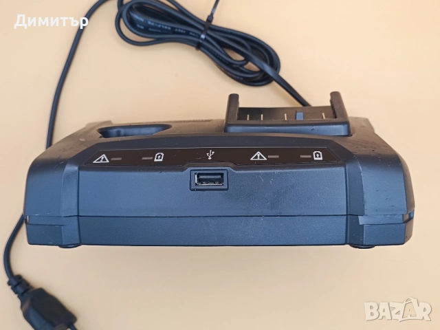 Комбинирано зарядно Bosch GAX 18V-30, снимка 4 - Винтоверти - 54060047