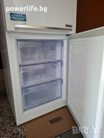 Хладилник BEKO RCNA 406 E40W, снимка 4 - Хладилници - 54107997