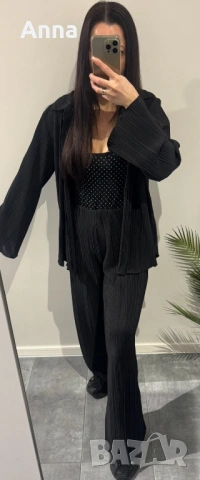 Стилен черен костюм, съчетава се добре с обувки и маратонки. Отлично състояние. Размери S-M🌸🫶🏼