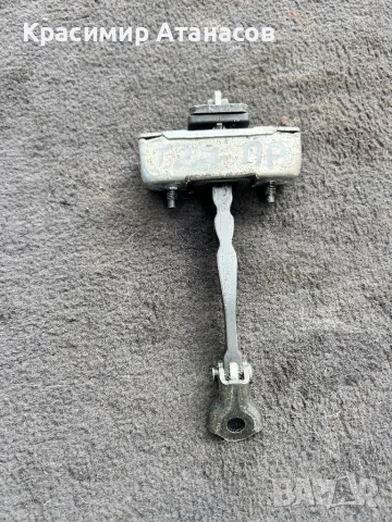 Ограничител врата преден за Тойота Авенсис T27. 2009-2015г