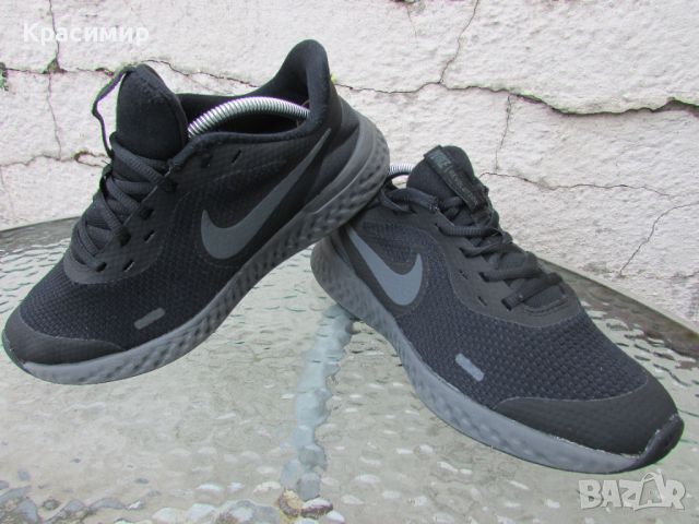 Унисекс маратонки Nike Revolution 5 'Black Anthracite', снимка 3 - Маратонки - 46398366