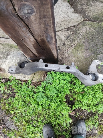 Основа задна броня -Греди заден мост Audi q7-2008г-3.0d-233кс, снимка 5 - Части - 53603789