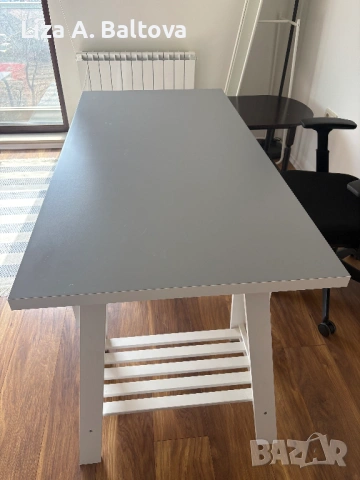 Бюро 140-60 см - Икеа LAGKAPTEN/MITTBACK, снимка 3 - Бюра - 53692520