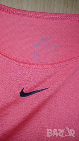 Розова тениска Nike S, снимка 3 - Тениски - 46228298