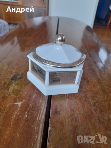 Стара музикална кутия за бижута, снимка 2 - Други ценни предмети - 51810636