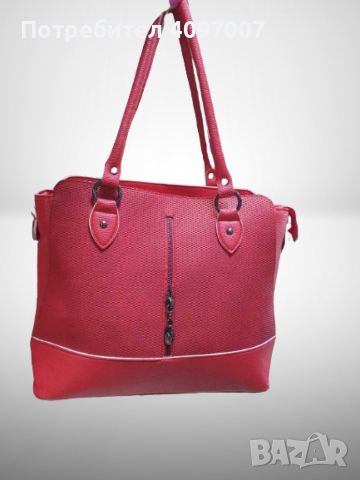Излъчвайте страст и елегантност с нашата червена дамска чанта, снимка 3 - Чанти - 46381368
