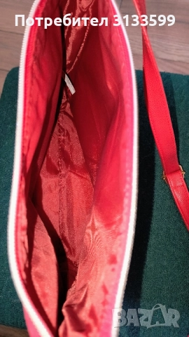 Червена дамска чанта , снимка 5 - Чанти - 51473597