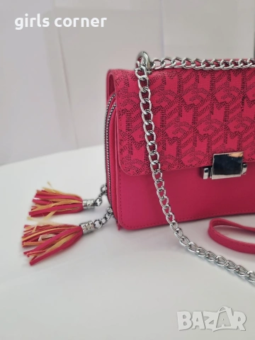 Дамска чанта, снимка 2 - Чанти - 53648379