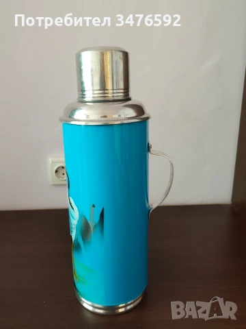 Голям Винтидж Термос 2 литра, снимка 4 - Антикварни и старинни предмети - 53620441