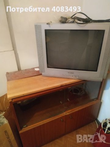 Продавам два телевизора/работещи/, две секции, работеща акумулираща печка, холна маса с два фотьойла, снимка 4 - Секции и витрини - 45527890