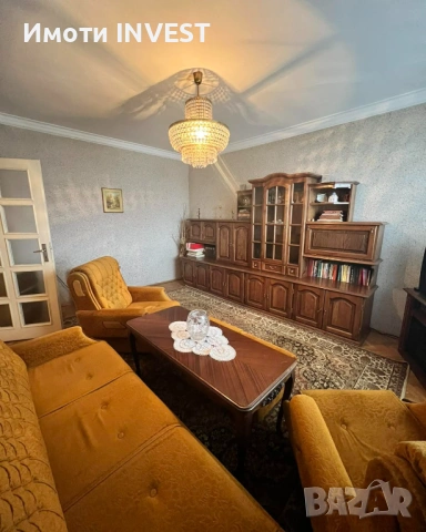 Просторен четиристаен апартамент с гараж в района на Стоматология