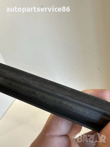 Водобранна лайсна на предна лява за Jeep Compass (2011) 05074658, снимка 2 - Части - 53496021