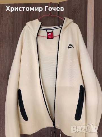 Nike Tech Fleece суичър с чип - оригинал, размер М, снимка 2 - Суичъри - 51419289