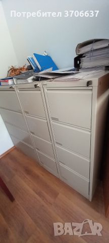 Метален шкаф за документи