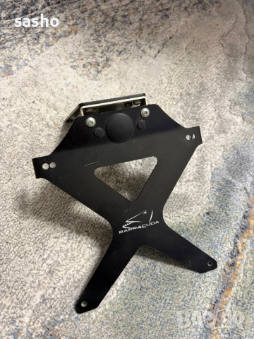 Стойка за номер BARRACUDA за мотор