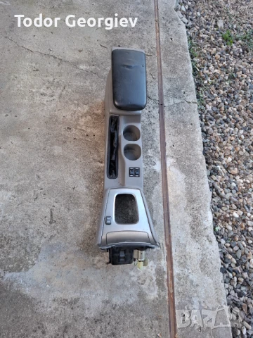 Подлакътник Subaru forester 2008 automatic , снимка 1