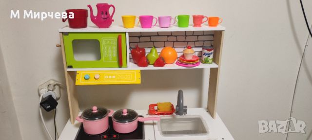 Детска дървена реалистична кухня с лот играчки, снимка 4 - Други - 45568300