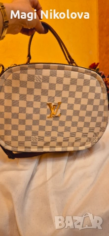 Изключително запазена дамска чанта, снимка 7 - Чанти - 54245458