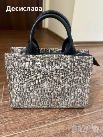 Чанта Страдивариус