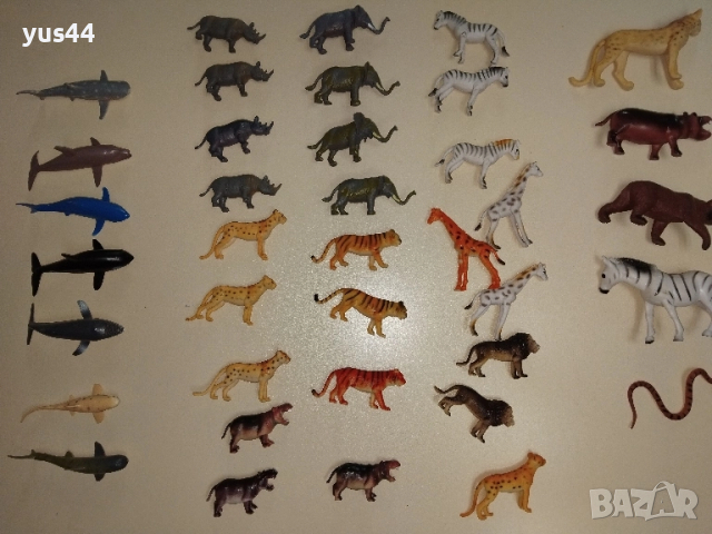 Лот фигурки животни