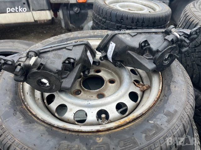 Продавам халогенни за Сеат Леон 2015, снимка 3 - Аксесоари и консумативи - 52864667