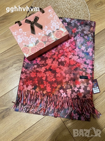 Шал в кутия , снимка 3 - Шалове - 52930728