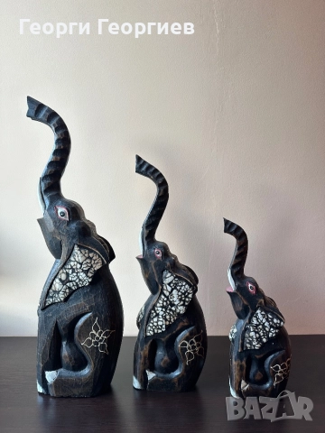 Страхотно трио дървени слонове