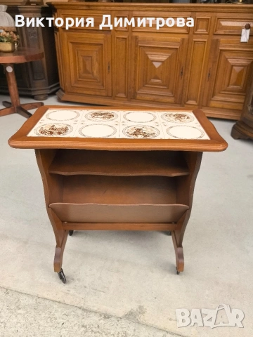 Масичка-поставка с колелца