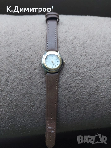 Оригинален винтидж часовник от YSL , снимка 3 - Антикварни и старинни предмети - 53760126