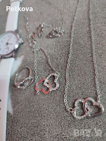 Дамски подаръчен комплект, часовник, гривна, колие, пръстен, обеци , снимка 1 - Обеци - 45559919