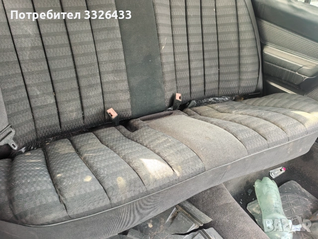 Задни седалки с подглавници от Мерцедес 190 , снимка 3 - Автомобили и джипове - 53121690