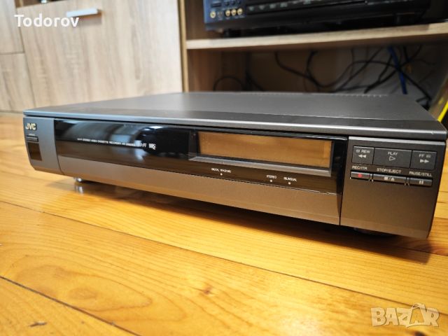VHS видео JVC HR D880EG, снимка 3 - Плейъри, домашно кино, прожектори - 45707873