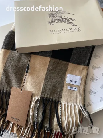 Луксозен Кашмирен шал голям размер в кутия Burberry , снимка 1 - Шалове - 47871062