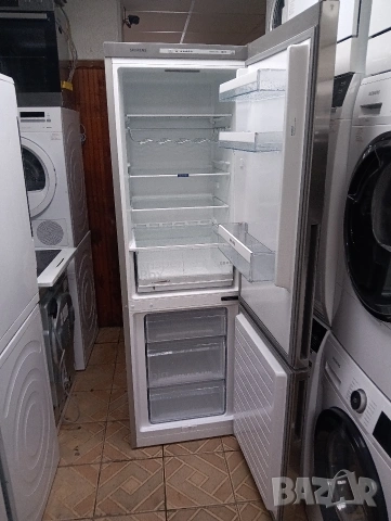 Иноксов комбиниран хладилник с фризер Сименс Siemens А++ с две години гаранция!, снимка 6 - Хладилници - 53992030
