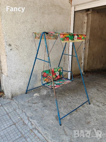 Стара градинска люлка, снимка 2 - Антикварни и старинни предмети - 50963222