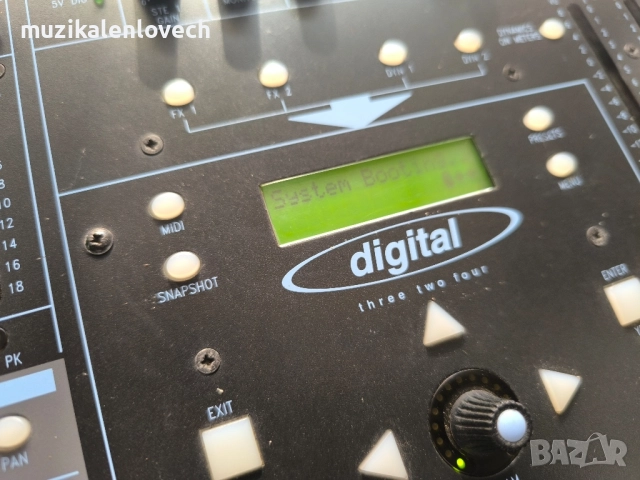 Spirit 324 LIVE DIGITAL 16 Channel Mixer by Soundcraft дигитален аудио смесител миксер + кейс, снимка 6 - Ресийвъри, усилватели, смесителни пултове - 51634804