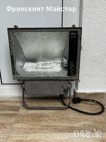 Много видове лампи и халогенни лампи, снимка 2 - Лампи за таван - 54128833