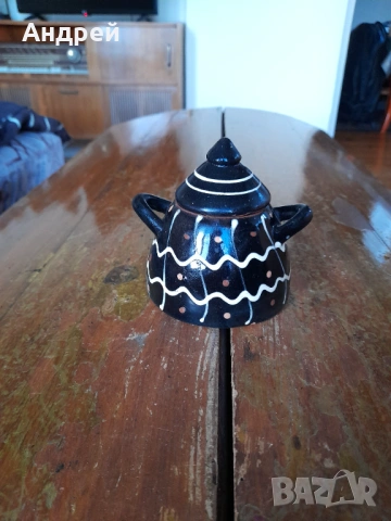 Стара керамична тенджера сувенир