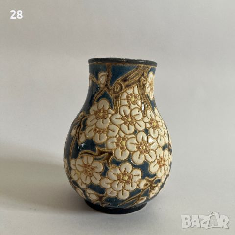 Стара ваза с маркировка керамична, снимка 1 - Антикварни и старинни предмети - 45858914