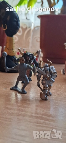 3 мини фигурки - минотавър и рицари, снимка 5 - Фигурки - 52398693