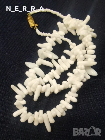 Винтидж гердан от бял корал