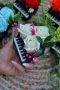 Декорация пиано със сапунени цветя, букет, рози