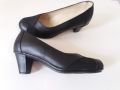 Дамски обувки с нисък ток от естествена кожа, снимка 1 - Дамски обувки на ток - 45076446