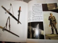 Енциклопедия за мечове и кинжали, снимка 13