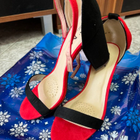 Продавам чисто нови  дамски сандали на ток C'M PARIS , снимка 1 - Сандали - 45003338