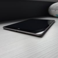 iPad (5-то поколение) - 9.7 WiFi, 128GB - Space Gray, снимка 5 - Таблети - 45528438