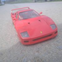 Ferrari F40 1987г. Burago 1:18  колекционерски модел, снимка 2 - Колекции - 45080342