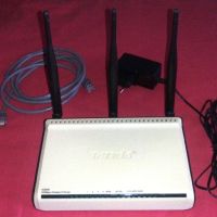 Wi-Fi Рутер Tenda W303R - 300 Mbit/s, снимка 2 - Рутери - 43739757