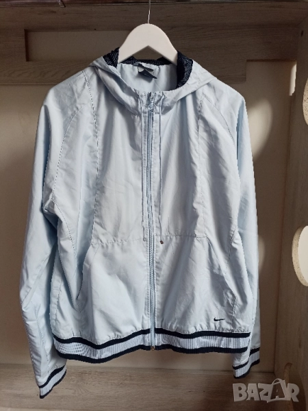 Дамско яке ветровка Nike, снимка 1